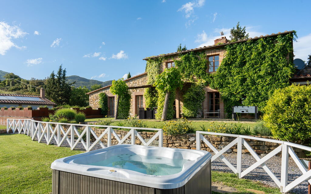 Villa la Cerbaina: Esterni, Giardino, Idromassaggio