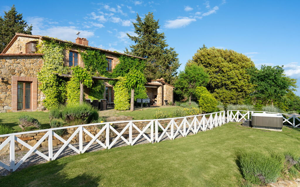 Villa la Cerbaina: Esterni, Giardino, Idromassaggio