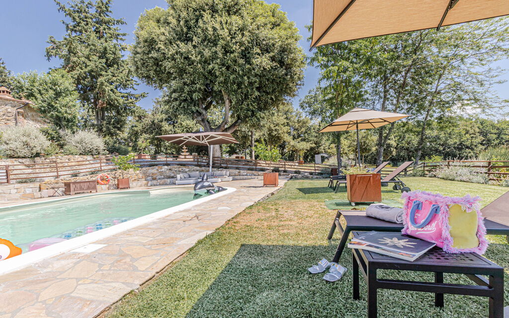 Villa la Cerbaina: Building Exterior, Garden, Pool