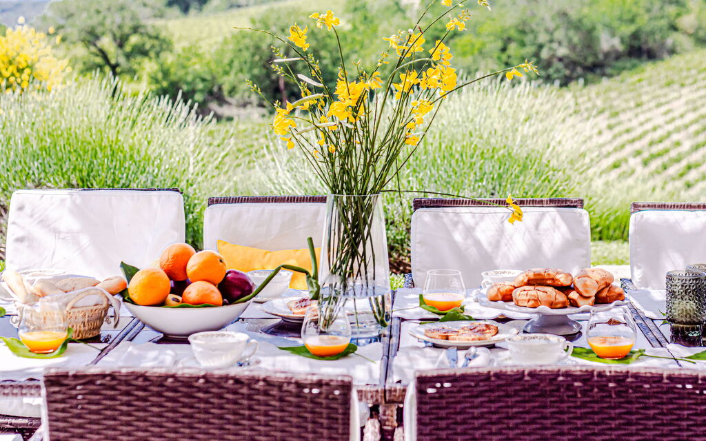 Villa la Cerbaina: Building Exterior, Food