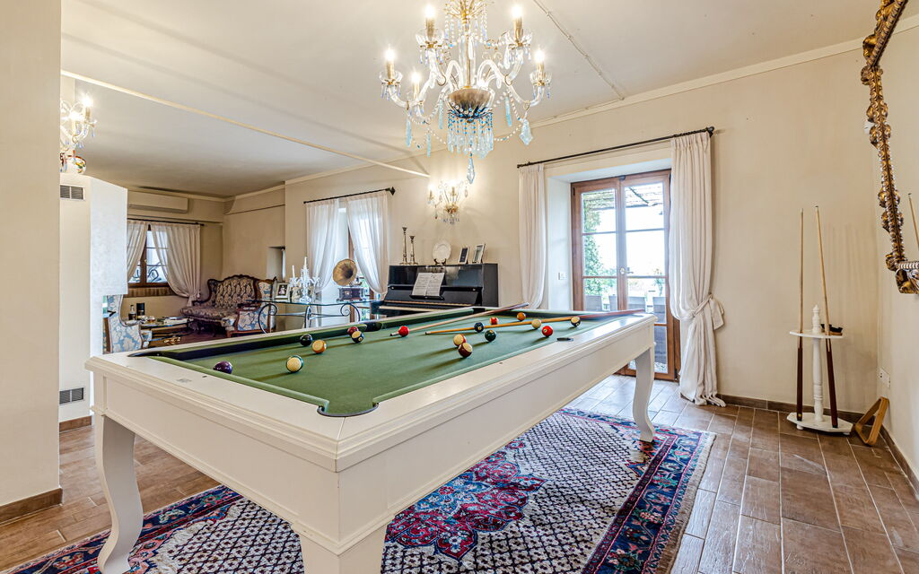 Villa la Cerbaina: Dining Room, Living Room