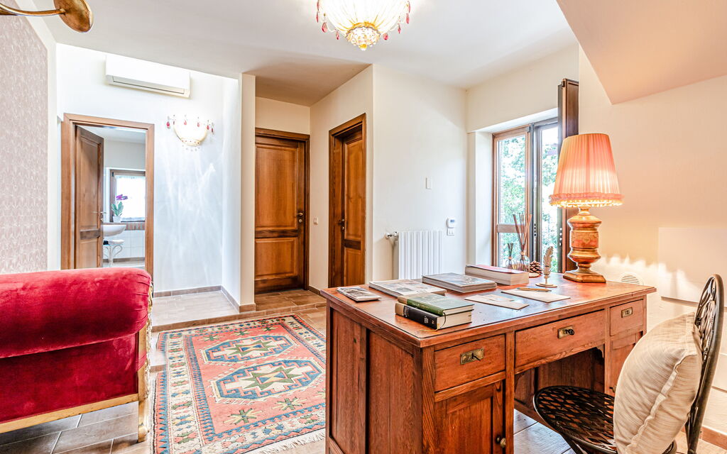 Villa la Cerbaina: Ground Floor entrance / study