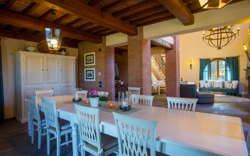 Villa Francesca: Dining Room, Living Room