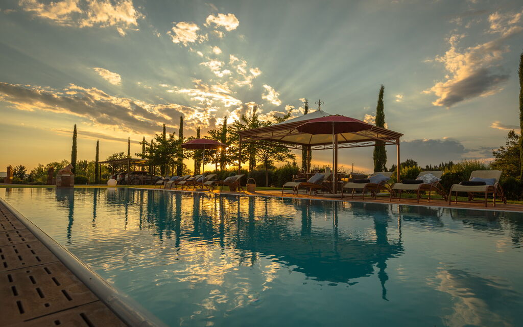 Villa Francesca: Building Exterior, Pool