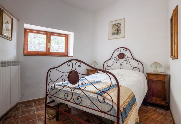 Podere le Lune with Pool, San Gimignano: Autumn, Bedroom, Spring, Summer