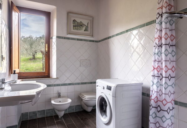 Podere le Lune with Pool, San Gimignano: Autumn, Bathroom, Spring, Summer