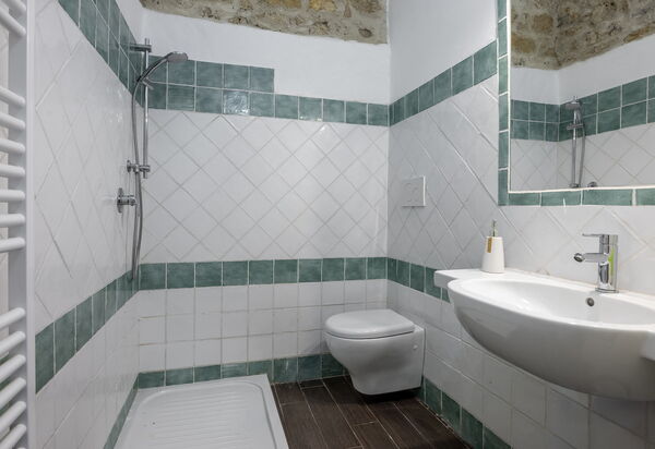 Podere le Lune with Pool, San Gimignano: Autumn, Bathroom, Spring, Summer