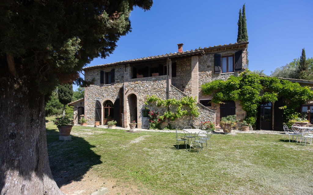 Podere le Lune with Pool, San Gimignano: Autumn, Building Exterior, Garden, Spring, Summer