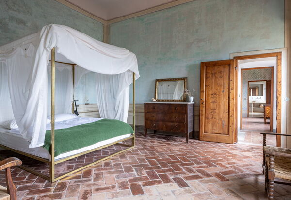 Villa Il Casalino, Florentine Hills with Pool: Autumn, Bedroom, Spring, Summer