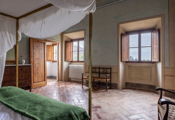 Villa Il Casalino, Florentine Hills with Pool: Autumn, Bedroom, Spring, Summer