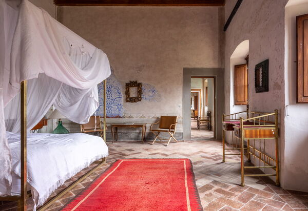 Villa Il Casalino, Florentine Hills with Pool: Autumn, Bedroom, Spring, Summer