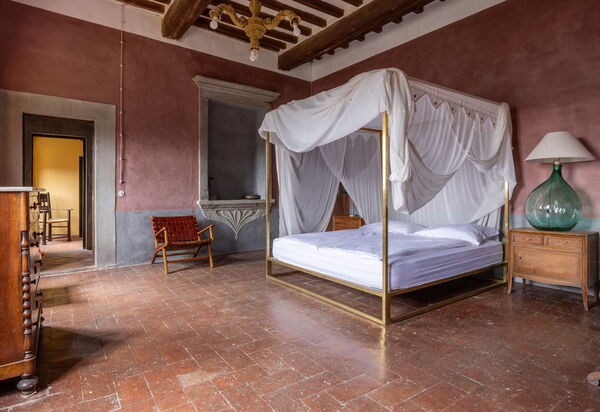 Villa Il Casalino, Florentine Hills with Pool: Autumn, Bedroom, Spring, Summer