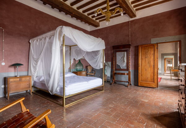 Villa Il Casalino, Florentine Hills with Pool: Autumn, Bedroom, Spring, Summer