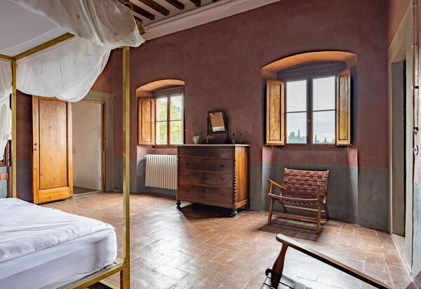 Villa Il Casalino, Florentine Hills with Pool: Autumn, Bedroom, Spring, Summer