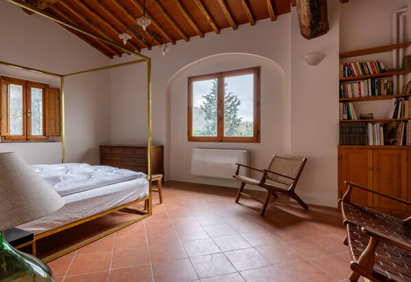 Villa Il Casalino, Florentine Hills with Pool: Autumn, Bedroom, Spring, Summer
