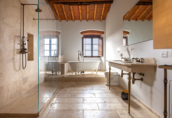Villa Il Casalino, Florentine Hills with Pool: Autumn, Bathroom, Spring, Summer