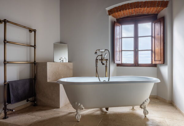Villa Il Casalino, Florentine Hills with Pool: Autumn, Bathroom, Spring, Summer