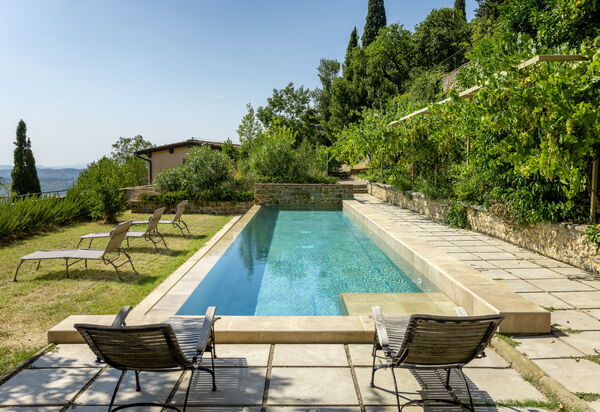 Villa Il Casalino, Florentine Hills with Pool: Autumn, Garden, Pool, Spring, Summer