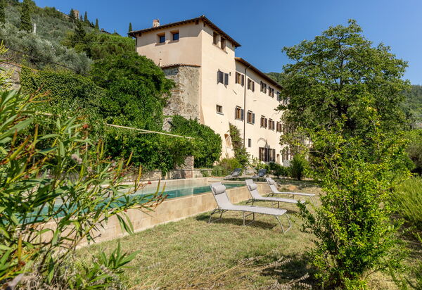 Villa Il Casalino, Florentine Hills with Pool: Autumn, Garden, Pool, Spring, Summer