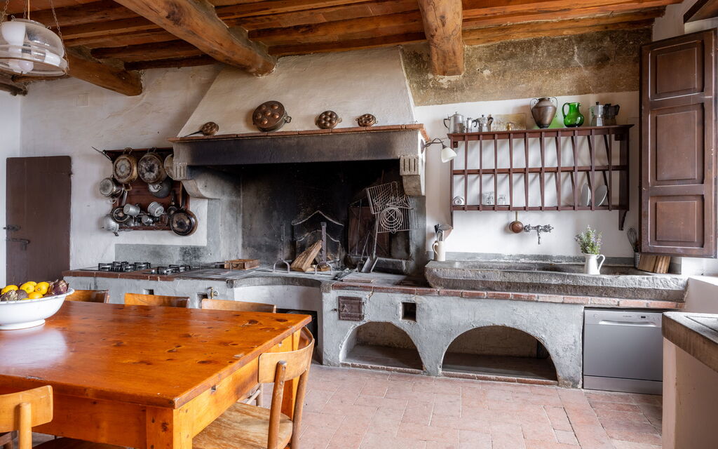 Villa Il Casalino, Florentine Hills with Pool: Autumn, Kitchen, Spring, Summer