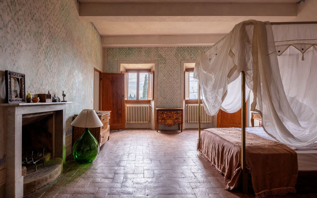Villa Il Casalino, Florentine Hills with Pool: Autumn, Bedroom, Spring, Summer