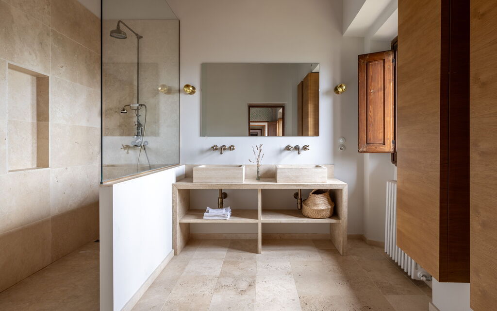 Villa Il Casalino, Florentine Hills with Pool: Autumn, Bathroom, Spring, Summer