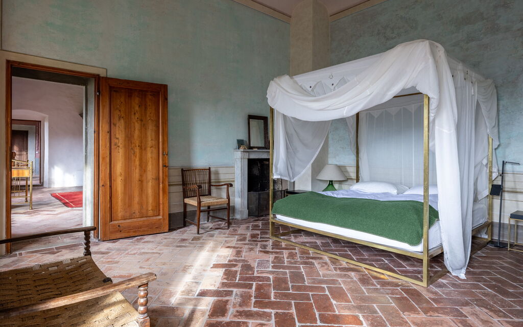 Villa Il Casalino, Florentine Hills with Pool: Autumn, Bedroom, Spring, Summer