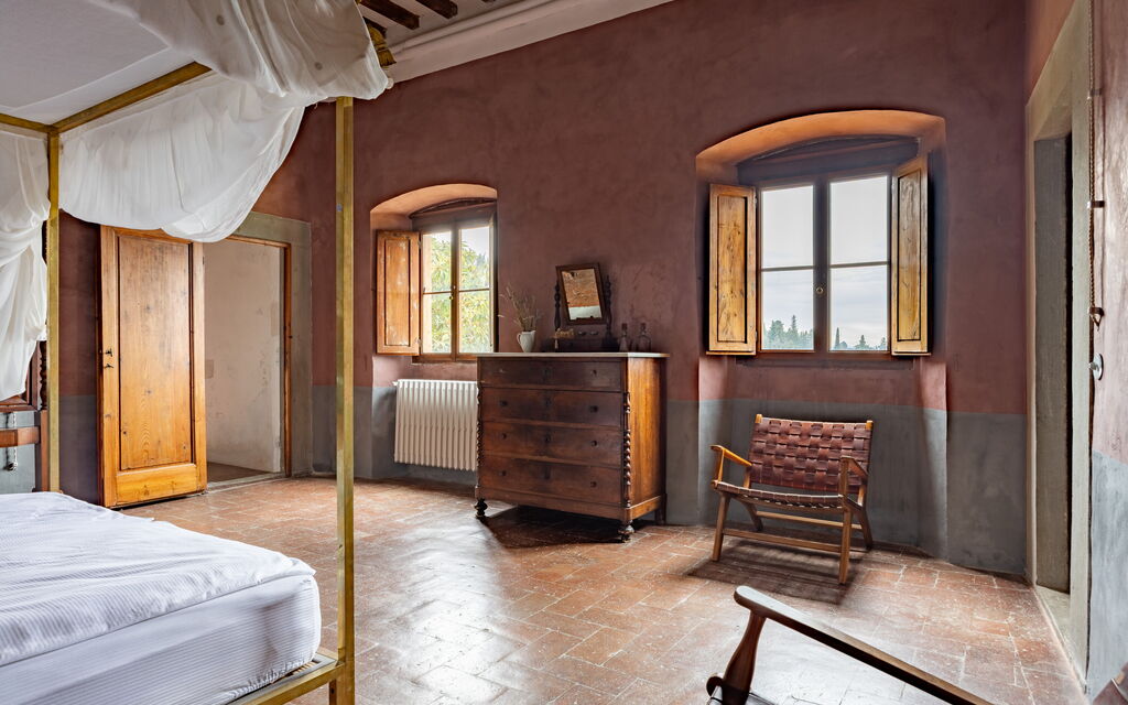 Villa Il Casalino, Florentine Hills with Pool: Autumn, Bedroom, Spring, Summer