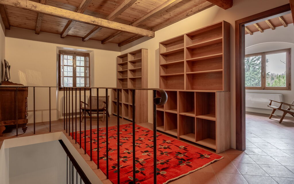 Villa Il Casalino, Florentine Hills with Pool: Autumn, Room Detail, Spring, Summer