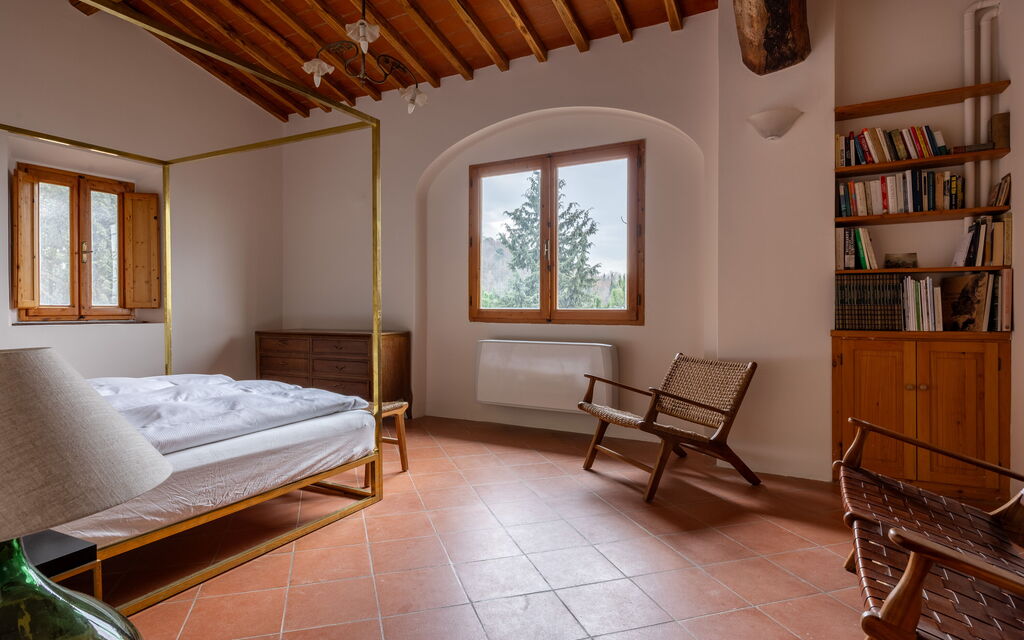 Villa Il Casalino, Florentine Hills with Pool: Autumn, Bedroom, Spring, Summer