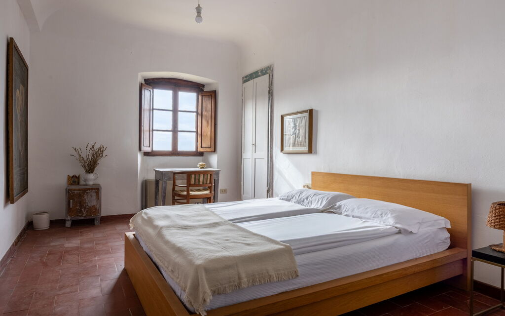 Villa Il Casalino, Florentine Hills with Pool: Autumn, Bedroom, Spring, Summer