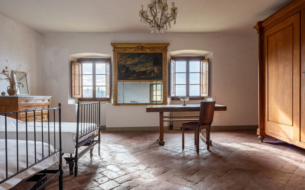 Villa Il Casalino, Florentine Hills with Pool: Autumn, Bedroom, Spring, Summer