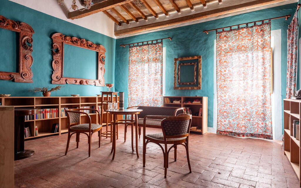 Villa Il Casalino, Florentine Hills with Pool: Autumn, Other Room, Spring, Summer