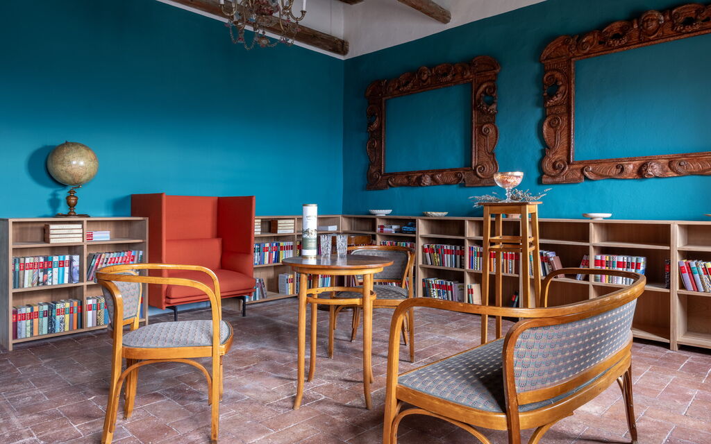 Villa Il Casalino, Florentine Hills with Pool: Autumn, Other Room, Spring, Summer