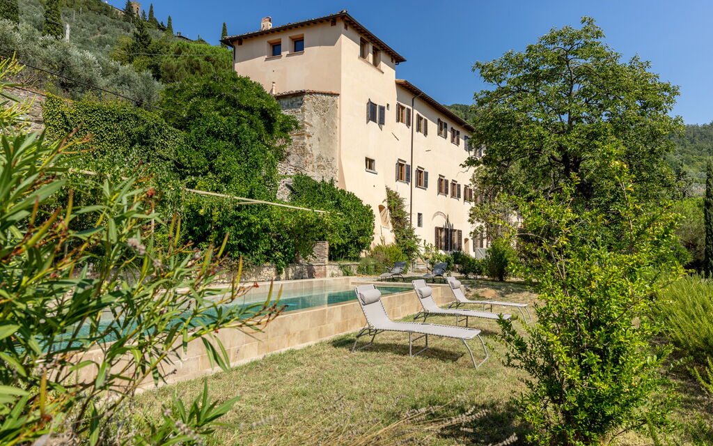 Villa Il Casalino, Florentine Hills with Pool: Autumn, Garden, Pool, Spring, Summer