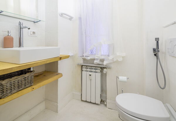 La Casa di Bruno, Terrace, in the Heart of Genova: Autunno, Bagno, Estate, Primavera