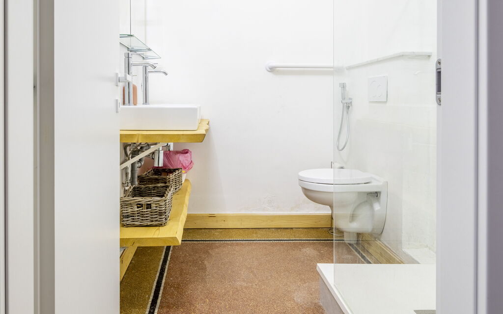 La Casa di Bruno, Terrace, in the Heart of Genova: Autumn, Bathroom, Spring, Summer