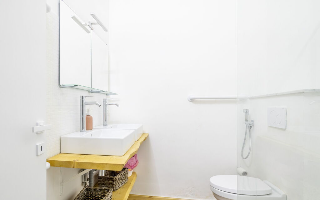 La Casa di Bruno, Terrace, in the Heart of Genova: Autumn, Bathroom, Spring, Summer