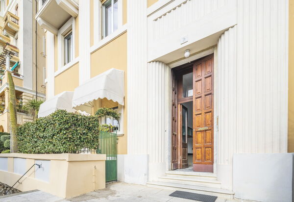 Focaincontromano Seaview, Genova: Autunno, Entrata Principale, Estate, Primavera