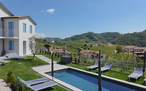 Villa Valdobbiadene Pool Spa: Autumn, Pool, Spring, Summer
