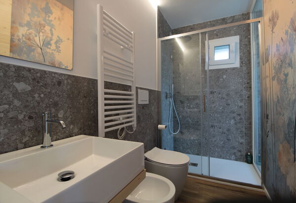 Villa Dolce Bacio, Pool and Spa, Valdobbiadene: Autunno, Bagno, Estate, Primavera