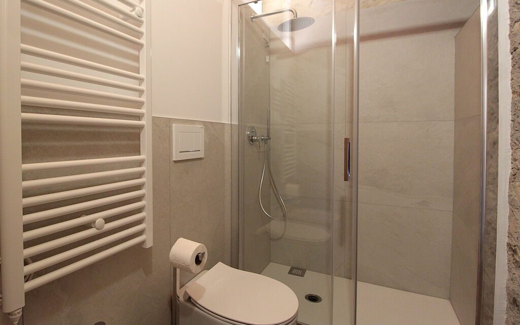 Villa Dolce Bacio, Pool and Spa, Valdobbiadene: Autunno, Bagno, Estate, Primavera