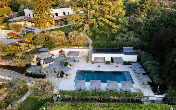 Villa Bocchi: Autumn, Building Exterior, Pool, Spring, Summer