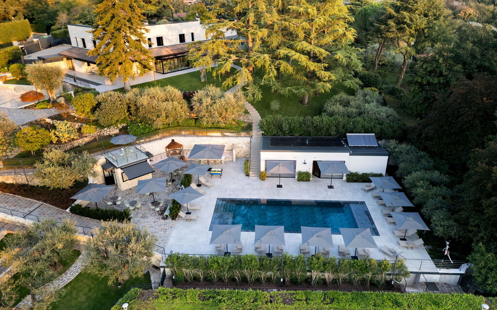 Villa Bocchi: Autumn, Building Exterior, Pool, Spring, Summer