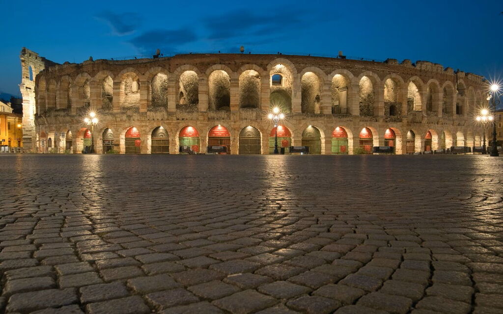 Villa Bocchi: Autumn, Outdoor, Scenic View, Spring, Summer