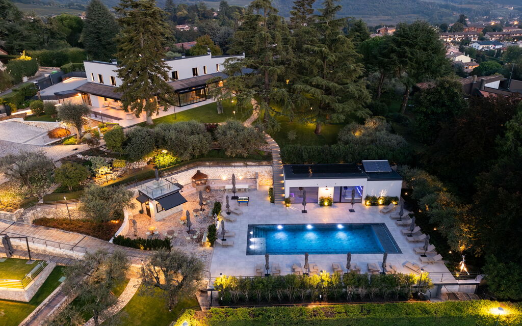 Villa Bocchi: Autumn, Outdoor, Pool, Scenic View, Spring, Summer