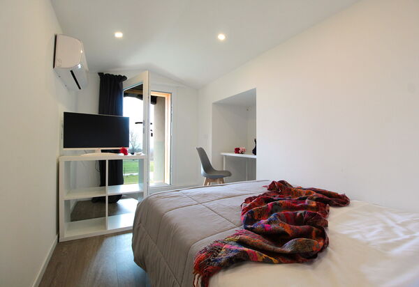 Villa Dolce Bosco with Pool, Valdobbiadene: Autumn, Bedroom, Spring, Summer