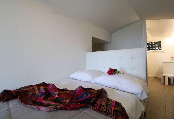 Villa Dolce Bosco with Pool, Valdobbiadene: Autumn, Bedroom, Spring, Summer