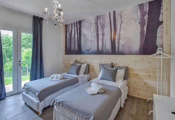 Villa Dolce Bosco with Pool, Valdobbiadene: Autumn, Bedroom, Spring, Summer