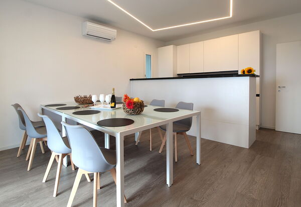 Villa Dolce Bosco with Pool, Valdobbiadene: Autumn, Kitchen, Spring, Summer